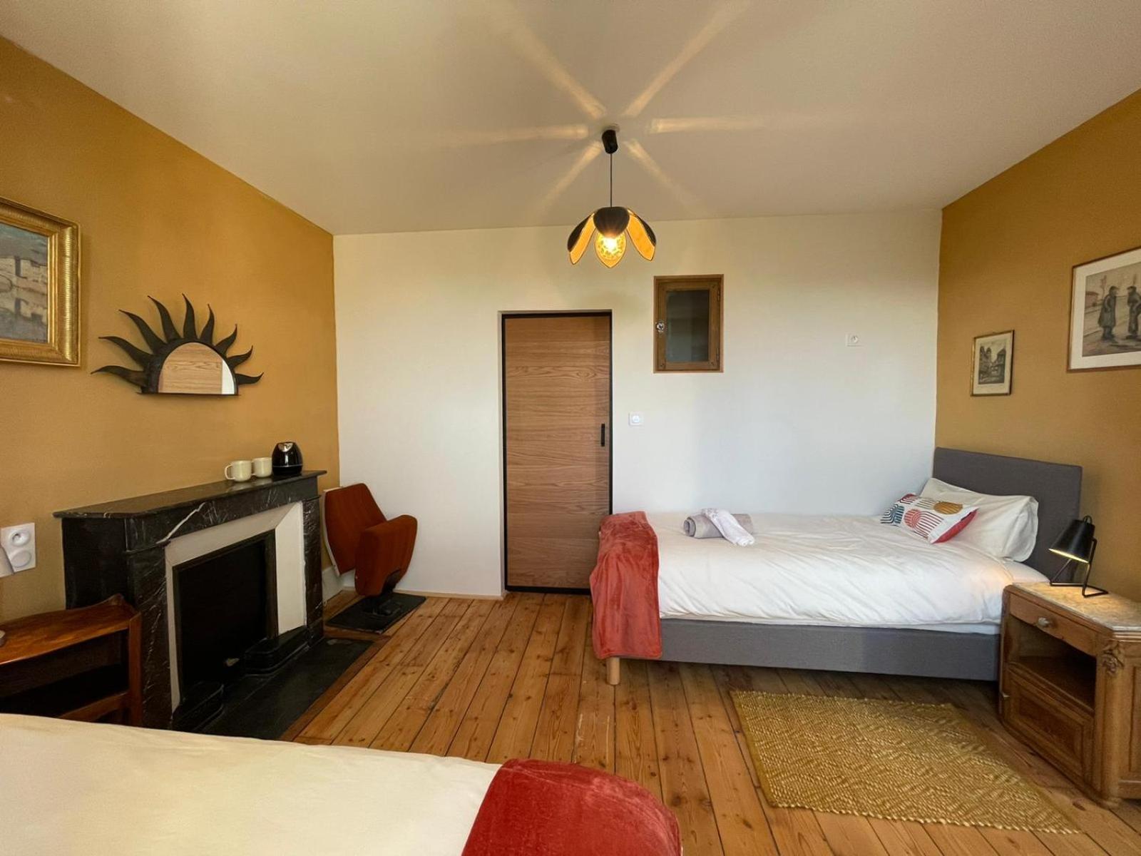 La Porte Des Pres Cluny Room photo